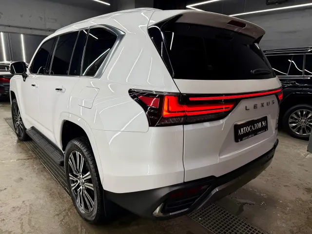 Lexus LX - фото 4