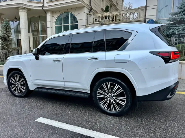 Lexus LX - фото 3