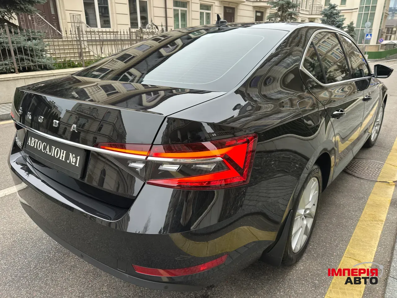 Skoda Superb - фото 6