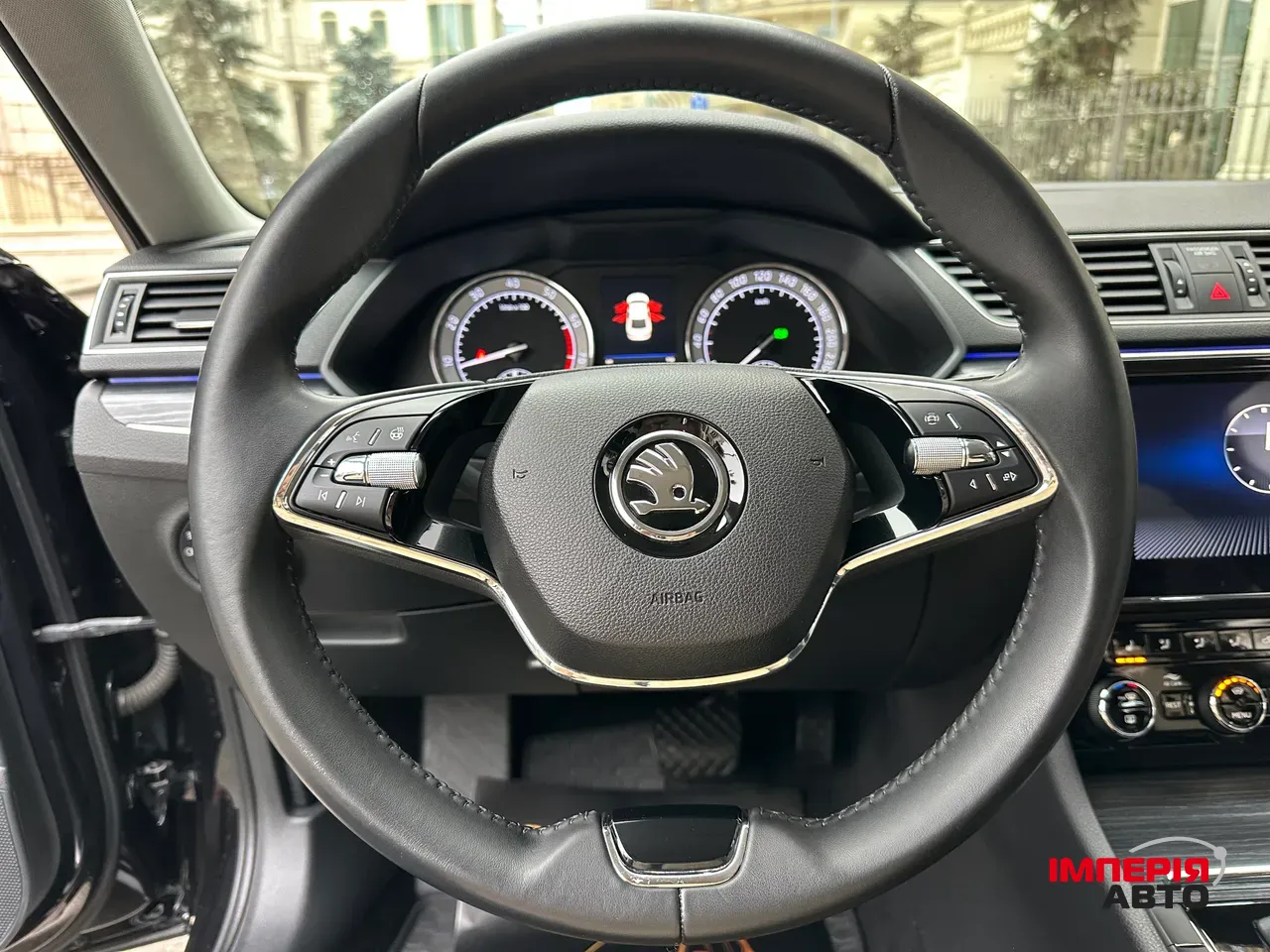 Skoda Superb - фото 8