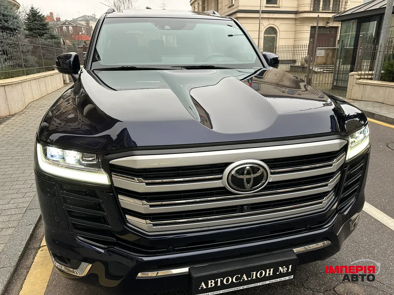 Toyota Land Cruiser - фото 1