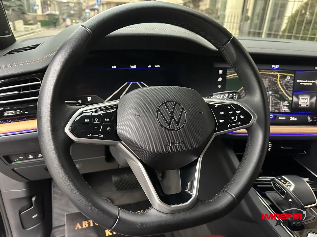 Volkswagen Touareg - фото 9