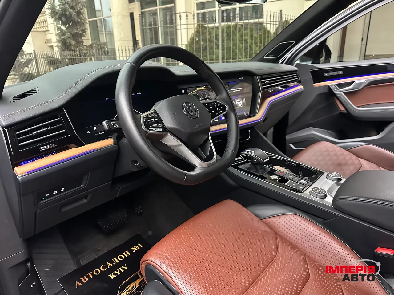 Volkswagen Touareg - фото 8