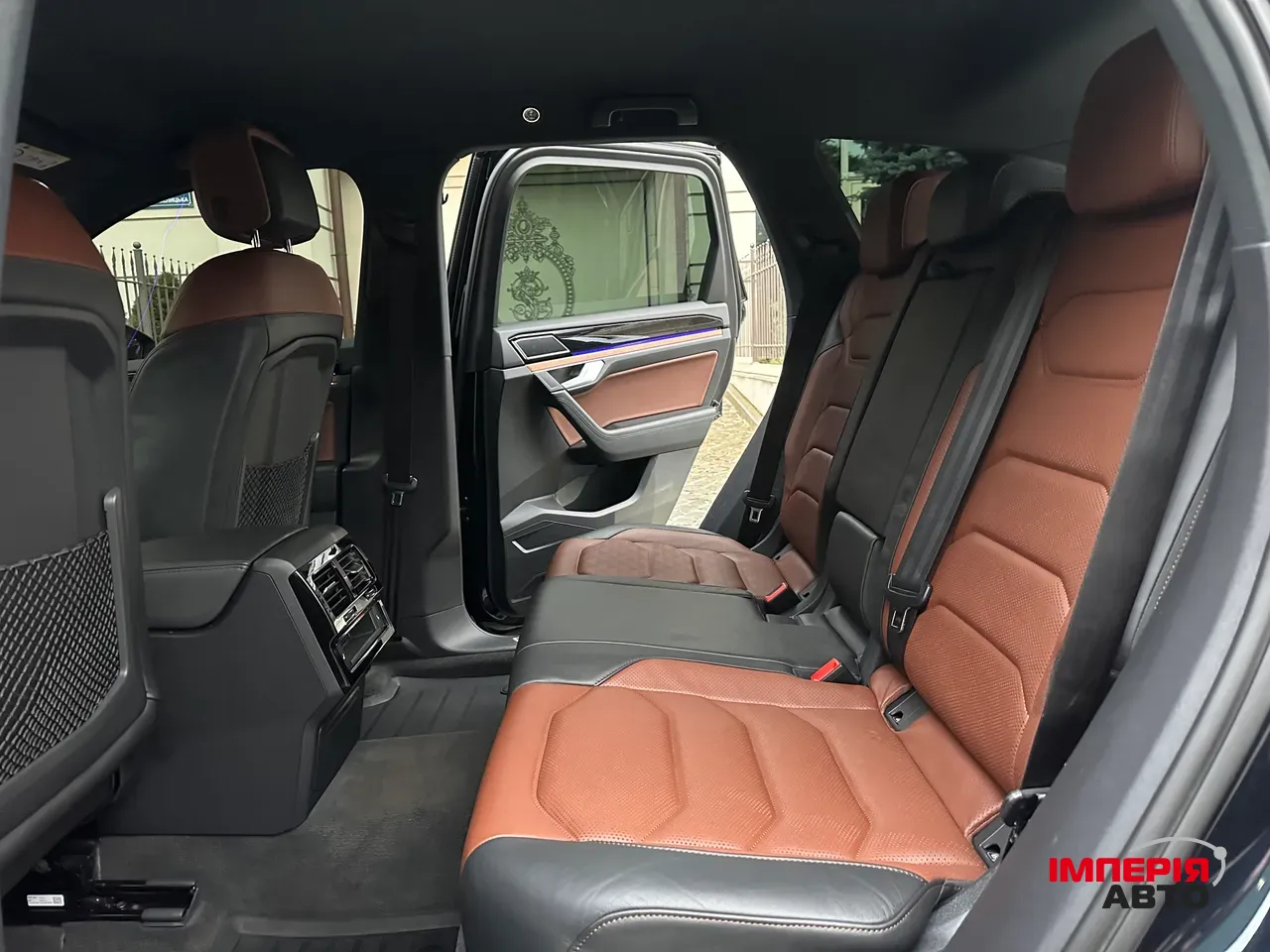 Volkswagen Touareg - фото 12