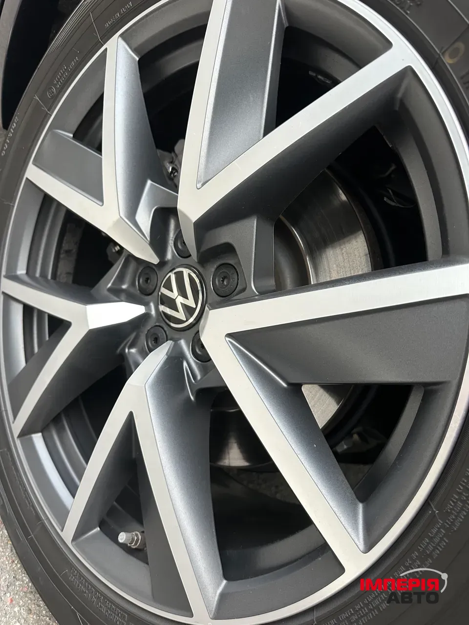 Volkswagen Touareg - фото 7