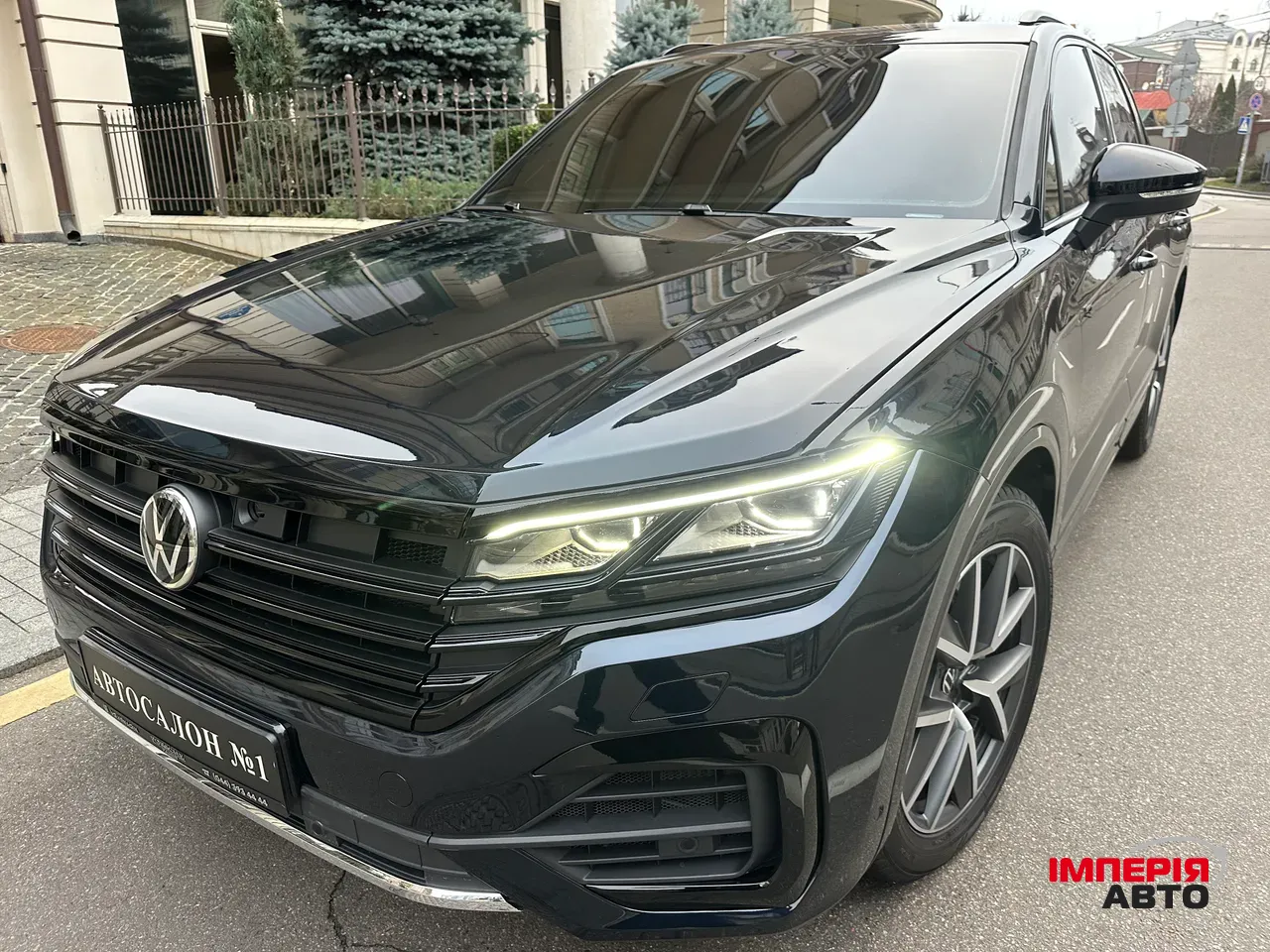 Volkswagen Touareg - фото 2