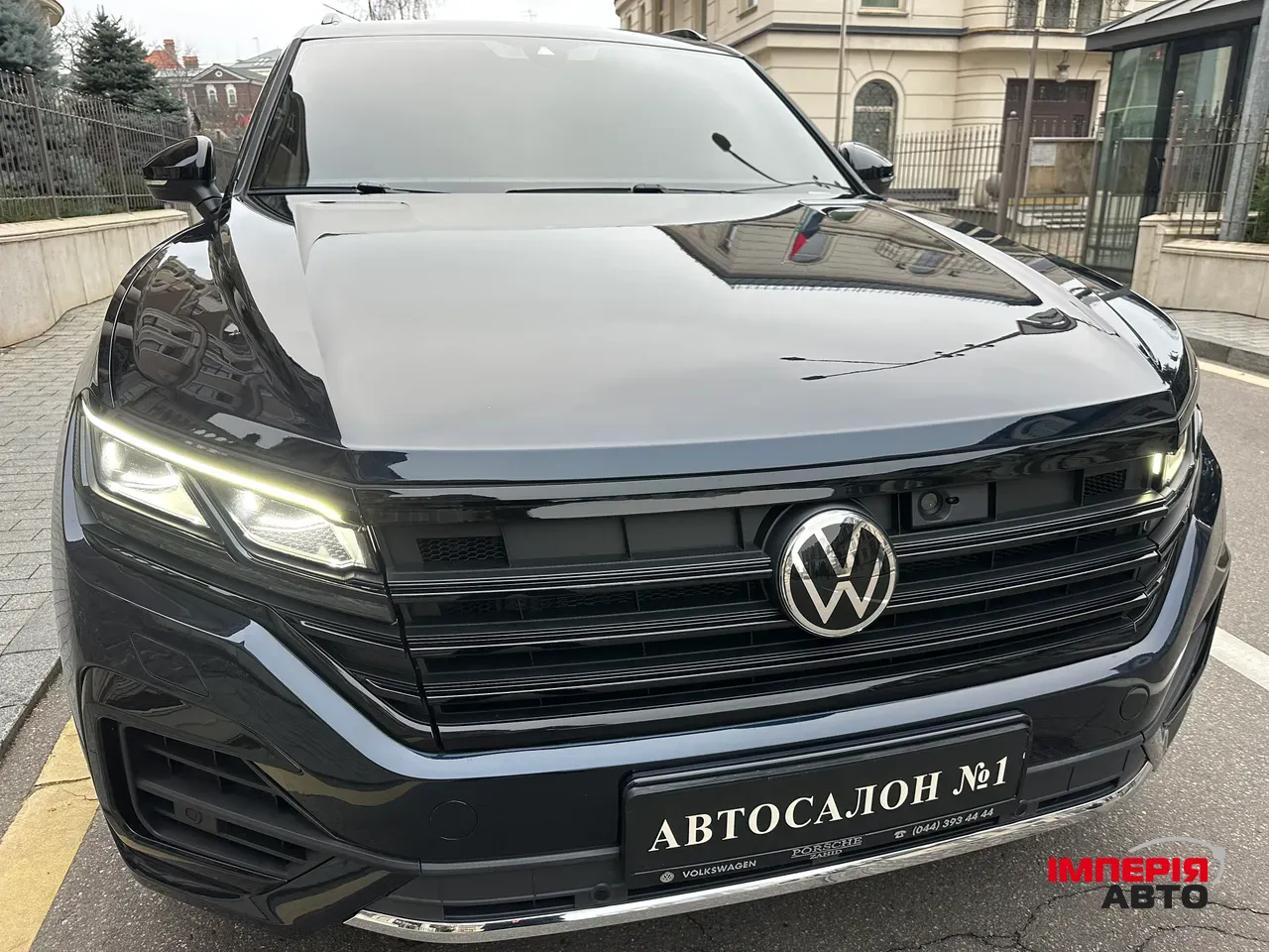 Volkswagen Touareg - фото 1