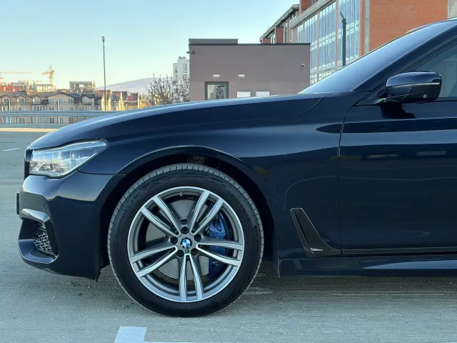 BMW 7 серії - фото 4