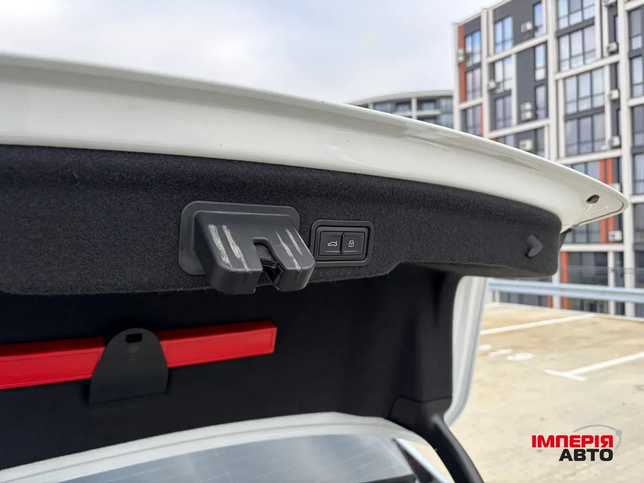 Audi A8 - фото 46