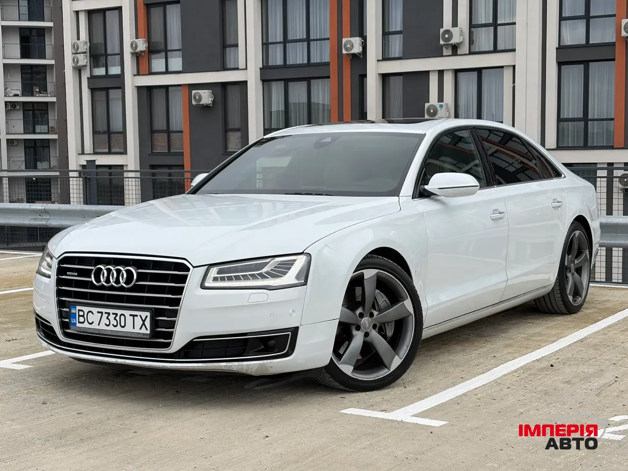 Audi A8 - фото 2