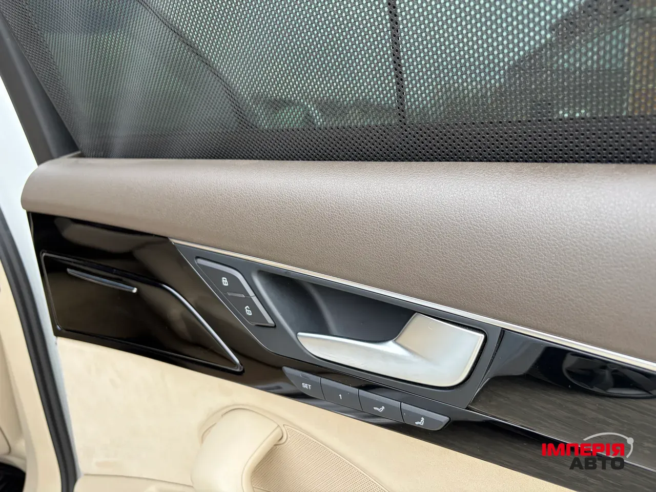 Audi A8 - фото 40