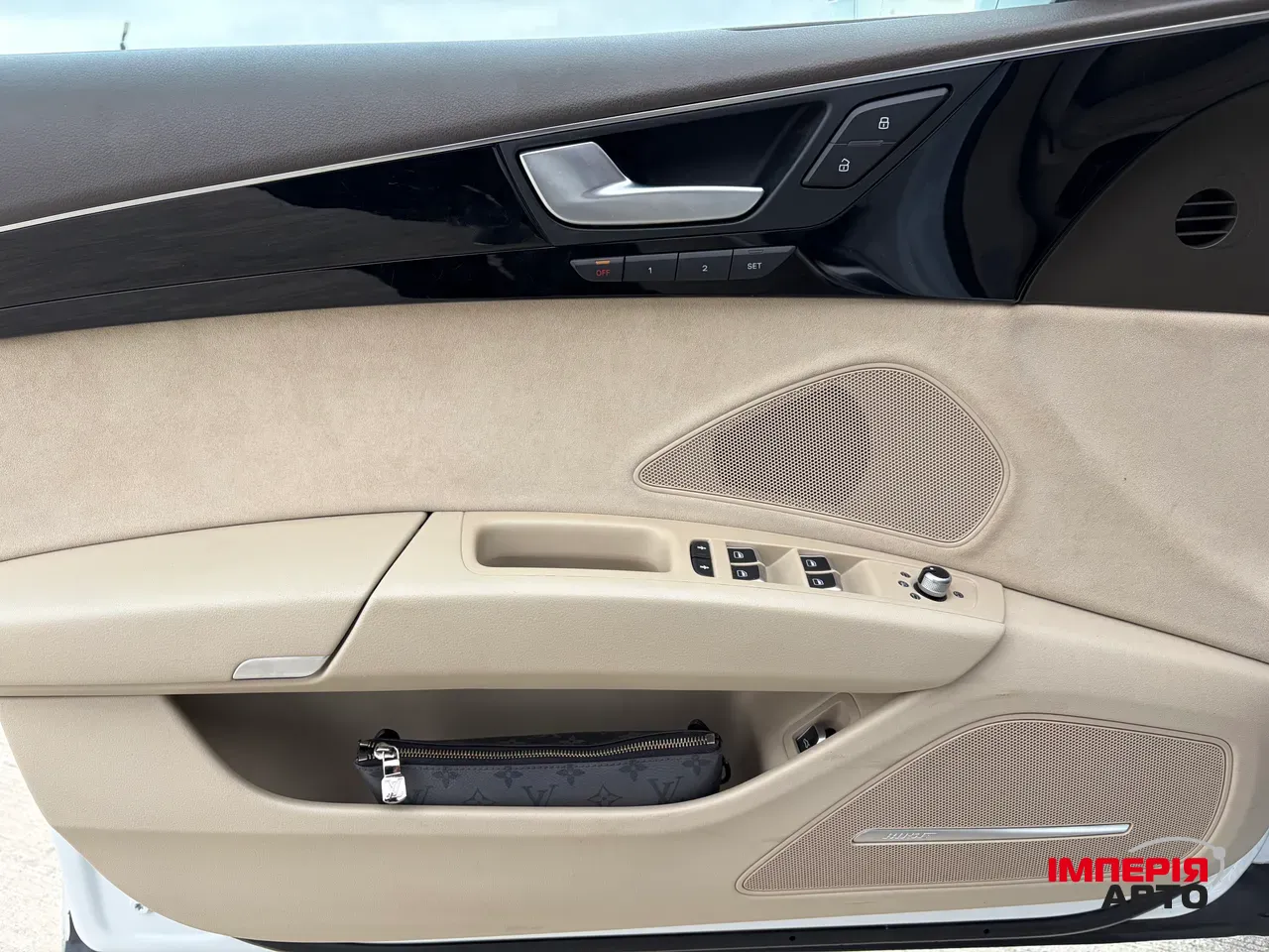 Audi A8 - фото 38