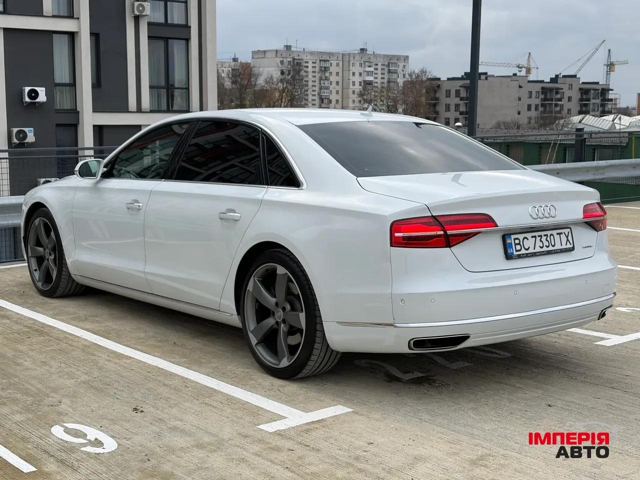Audi A8 - фото 18