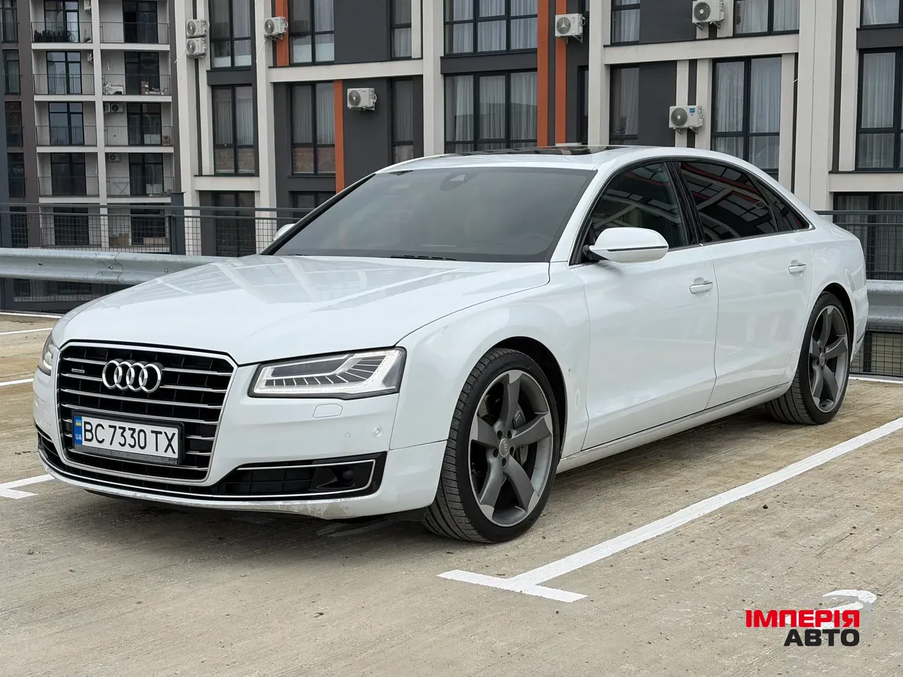 Audi A8 - фото 3