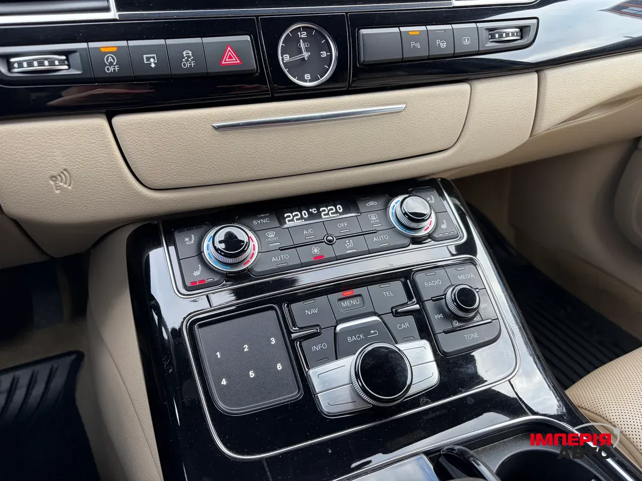 Audi A8 - фото 22