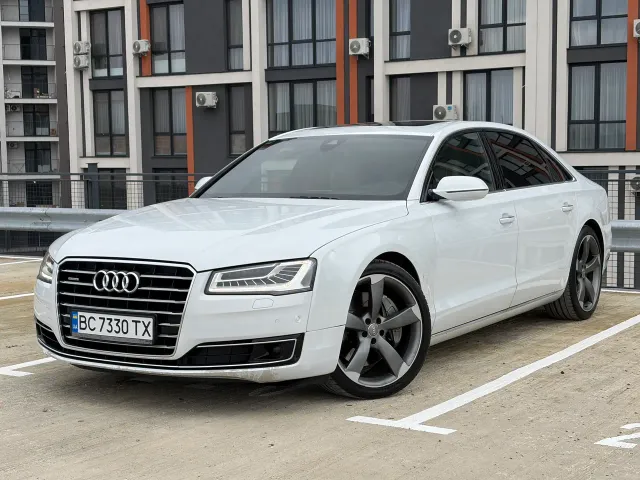 Audi A8 - фото 2
