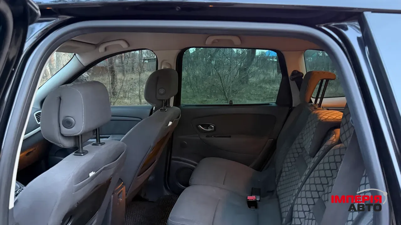 Renault Megane - фото 8