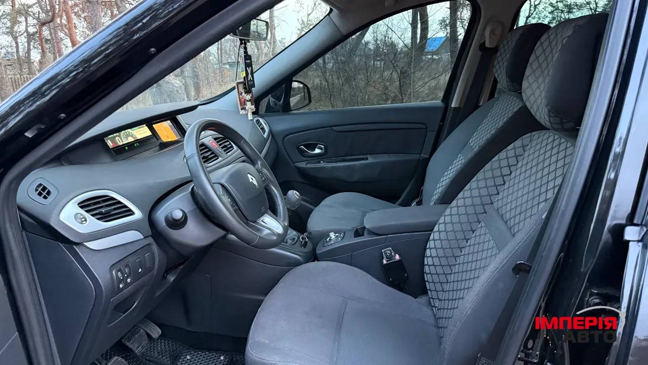 Renault Megane - фото 6