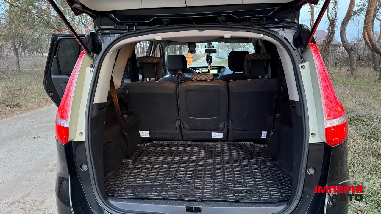 Renault Megane - фото 9