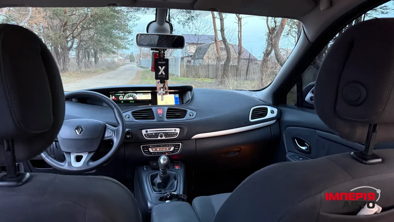 Renault Megane - фото 12