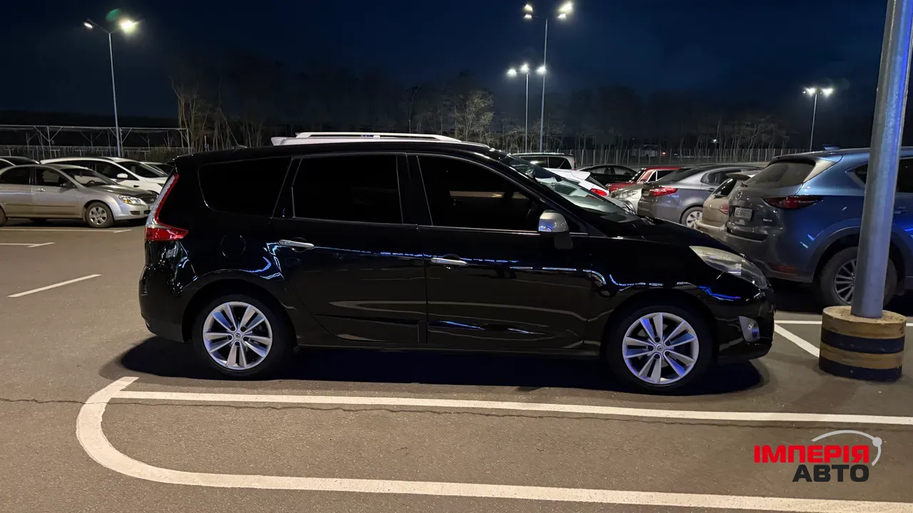 Renault Megane - фото 1