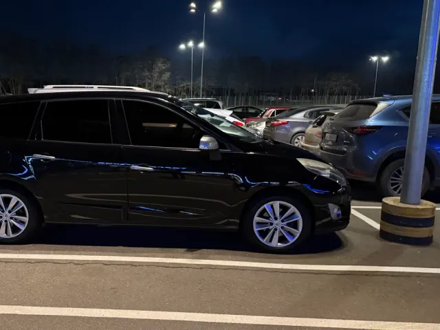 Renault Megane - фото 1