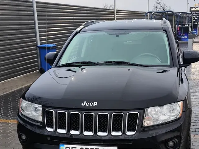 Jeep Compass - фото 1