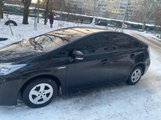 Toyota Prius - фото 2