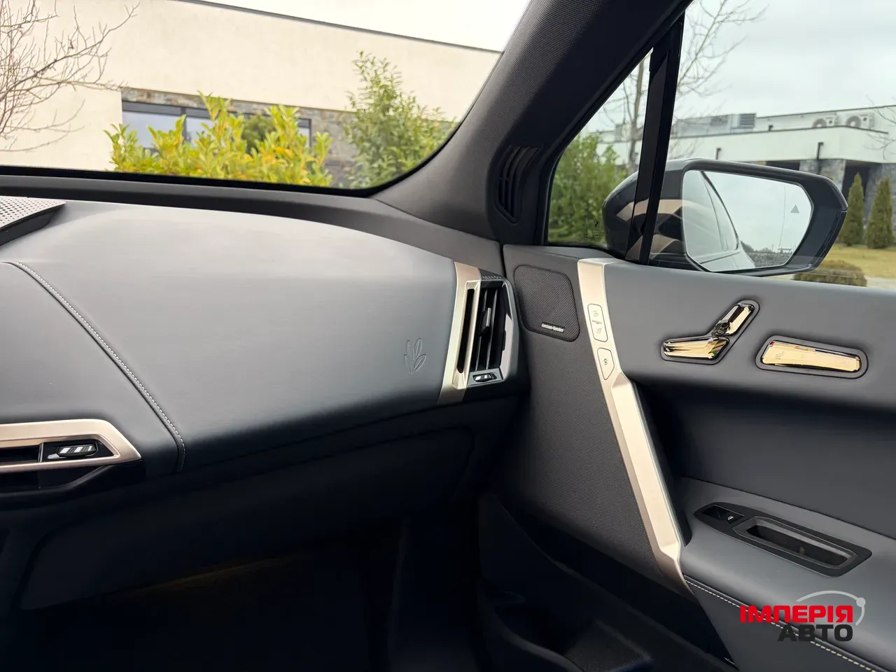 BMW iX - фото 35