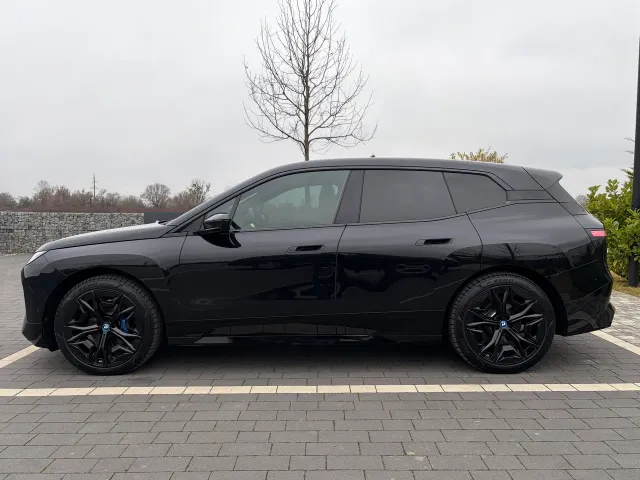 BMW iX - фото 3