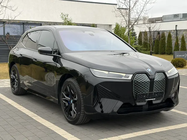 BMW iX - фото 2