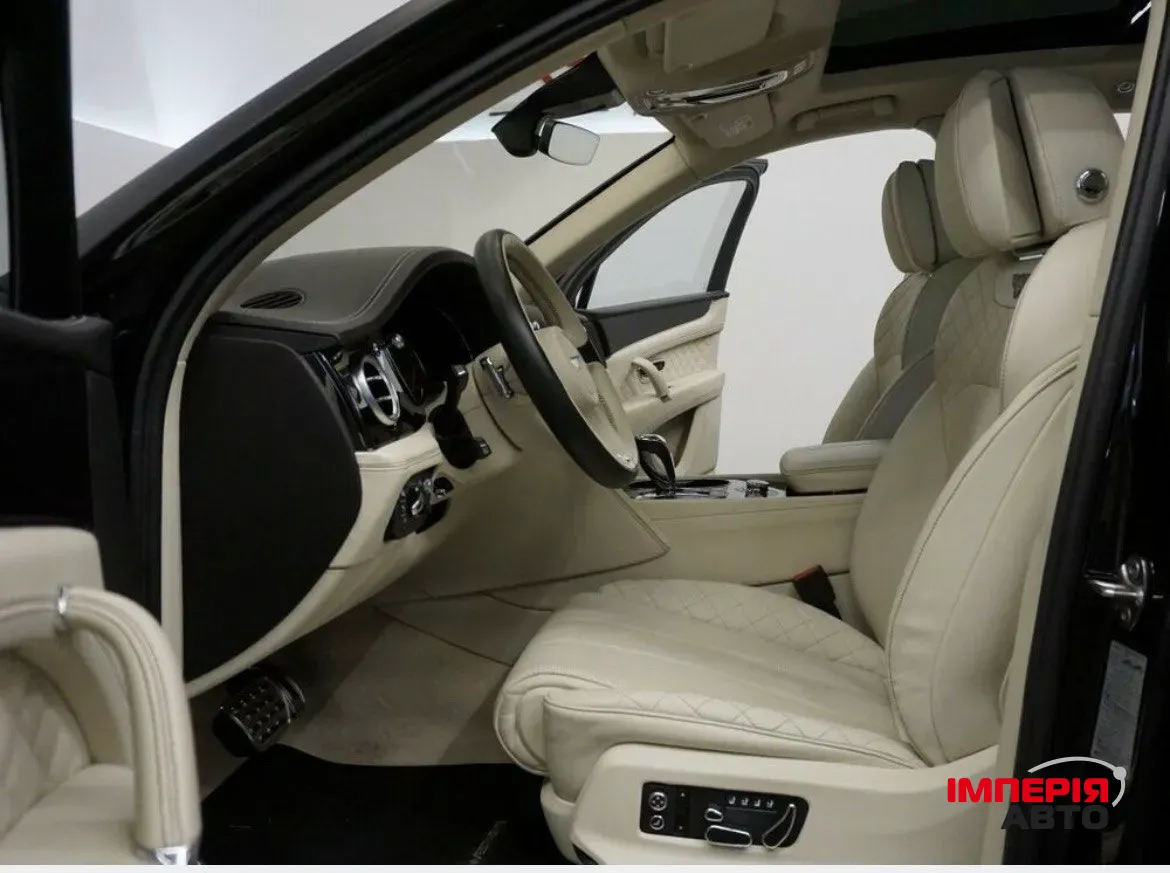 Bentley Bentayga - фото 10