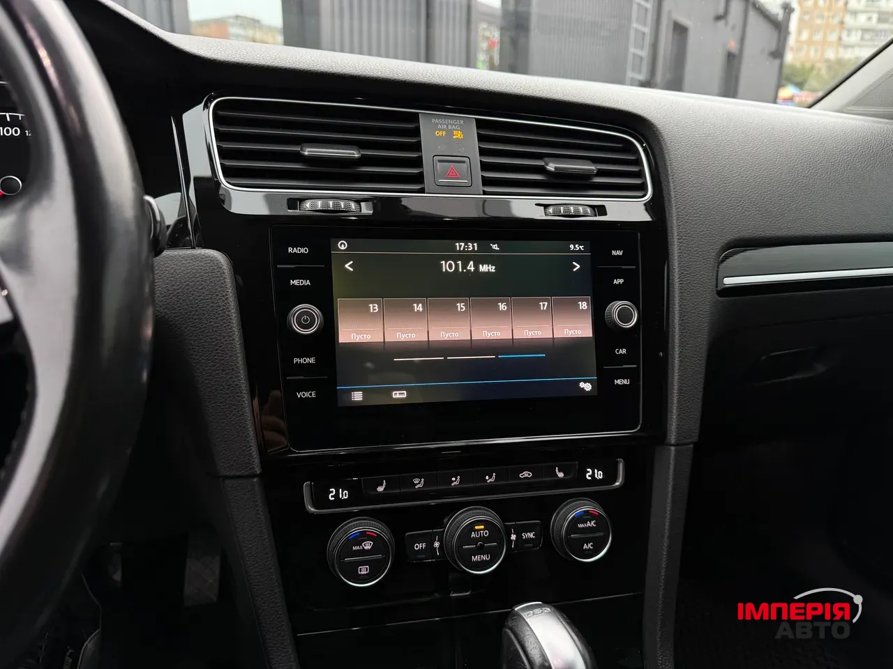 Volkswagen Golf - фото 32