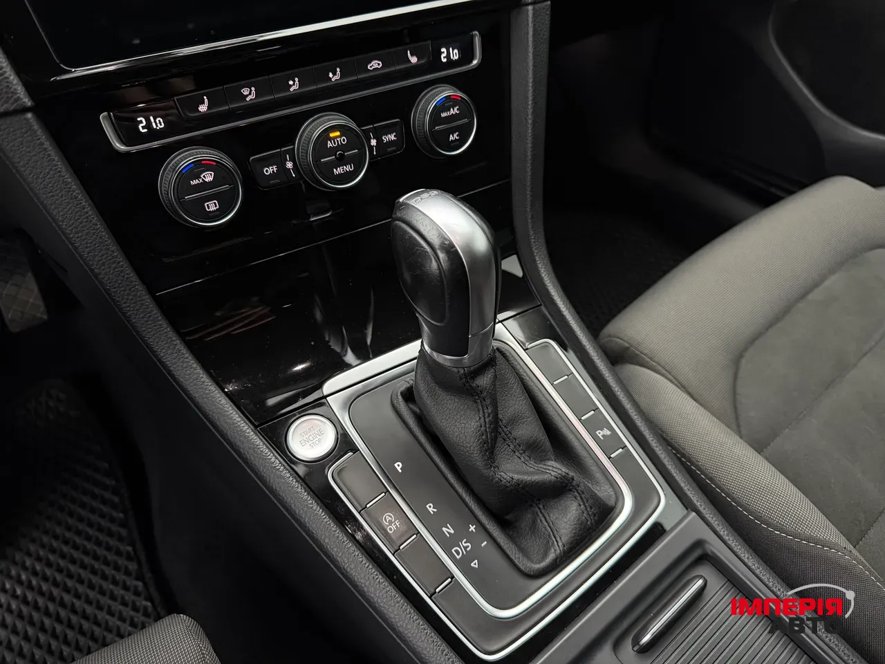 Volkswagen Golf - фото 30