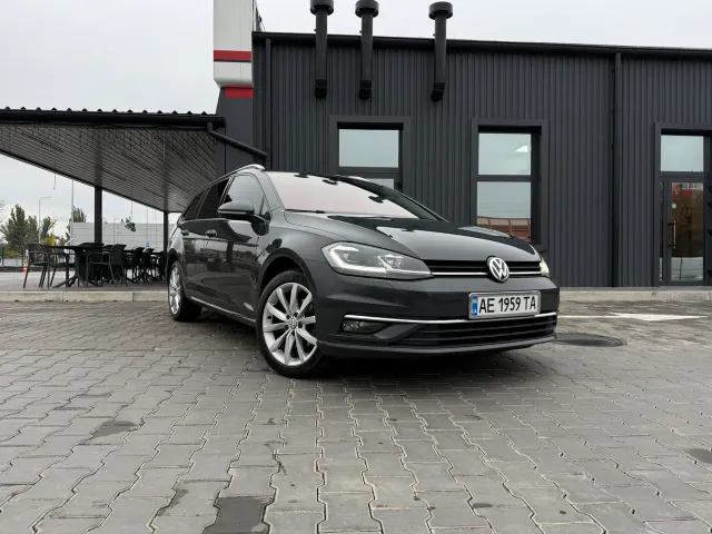 Volkswagen Golf - фото 4