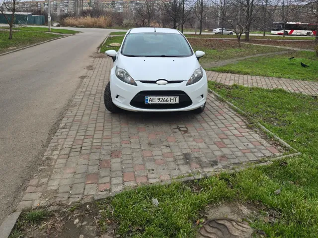 Ford Fiesta - фото 2