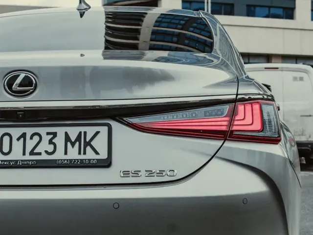 Lexus ES - фото 5