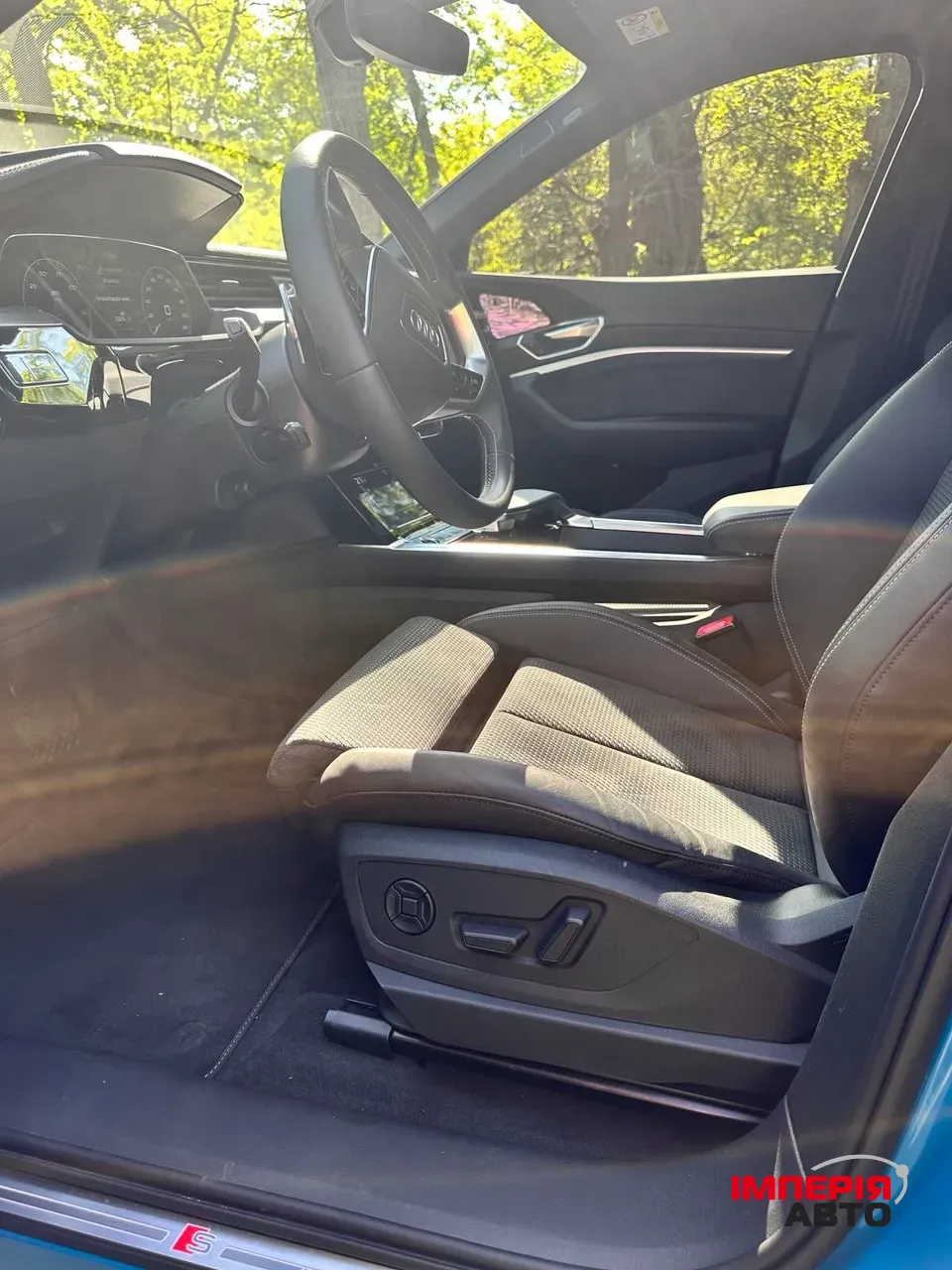 Audi e-tron S - фото 25