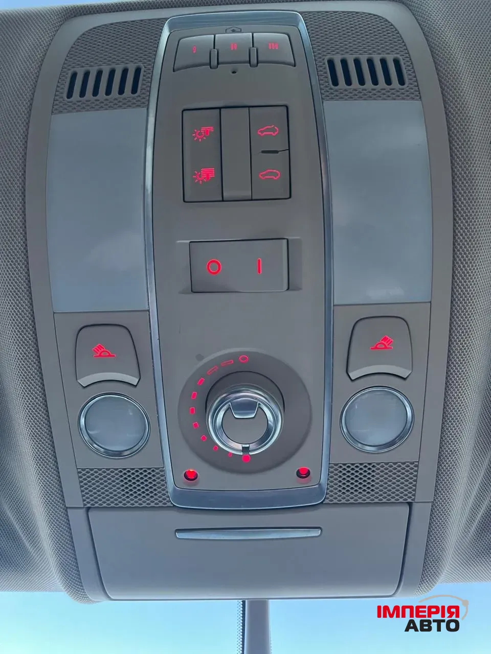 Audi Q7 - фото 17