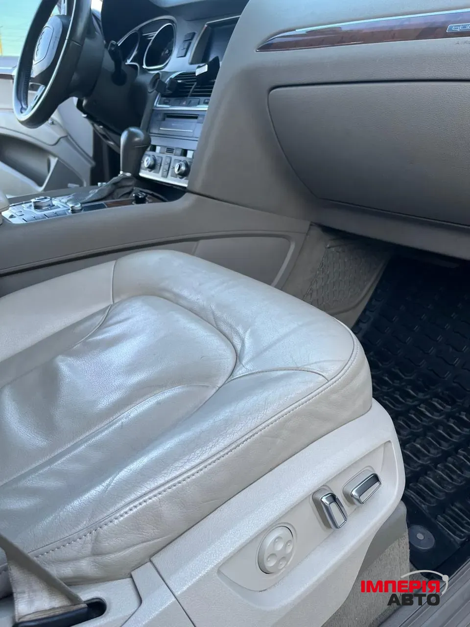 Audi Q7 - фото 11