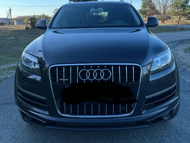 Audi Q7 - фото 1