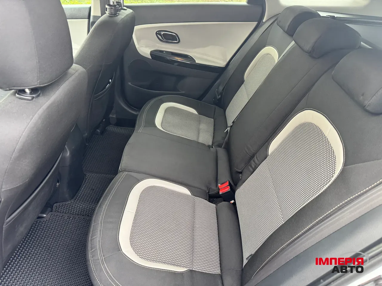 Kia Ceed - фото 24