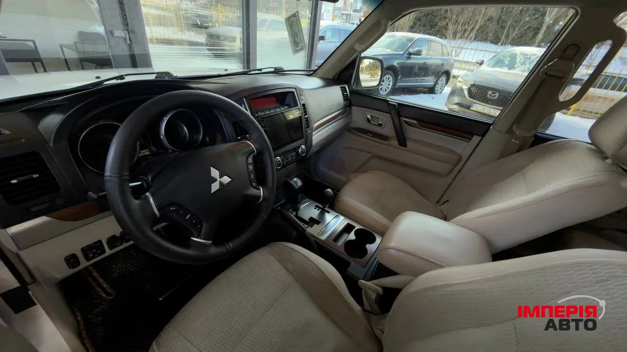 Mitsubishi Pajero - фото 7