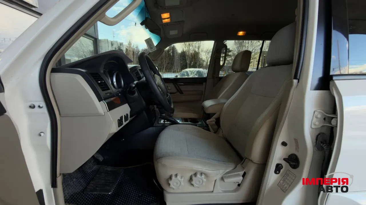 Mitsubishi Pajero - фото 8