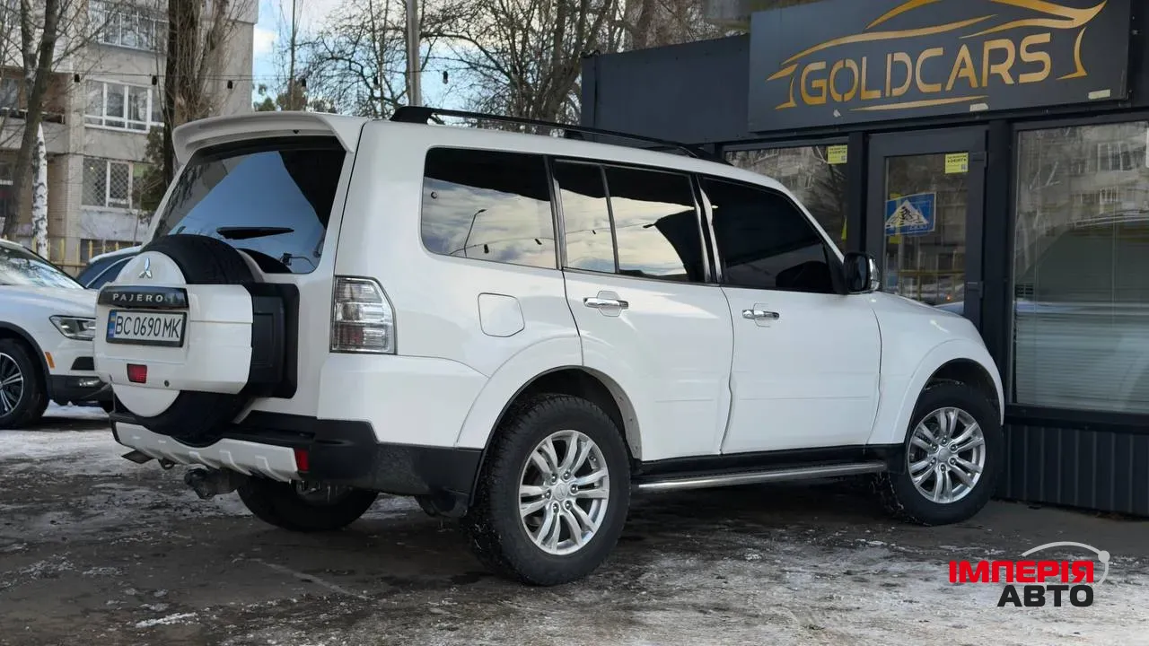 Mitsubishi Pajero - фото 12