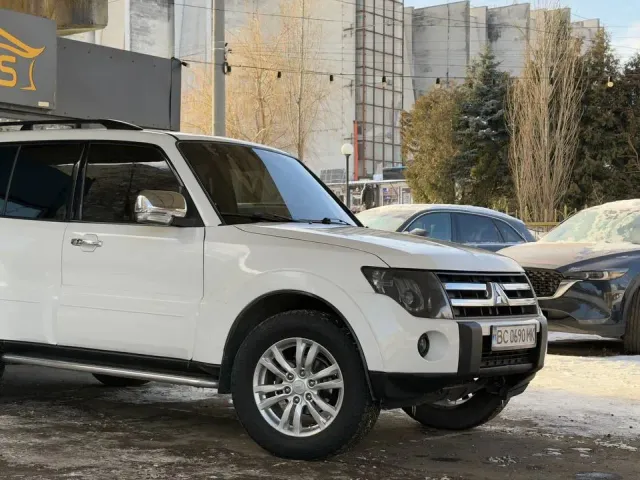 Mitsubishi Pajero - фото 3