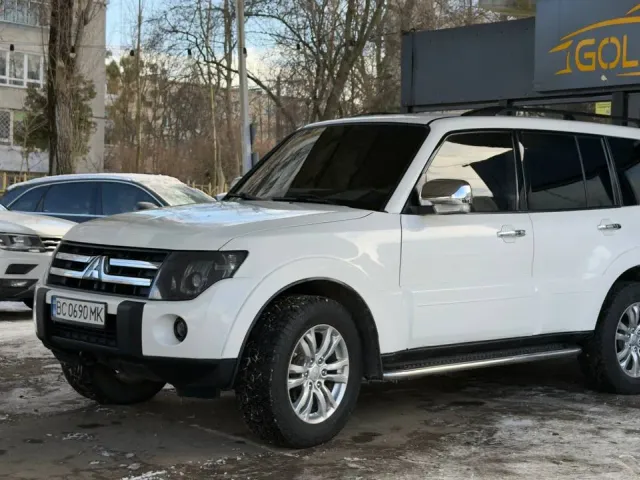 Mitsubishi Pajero - фото 2