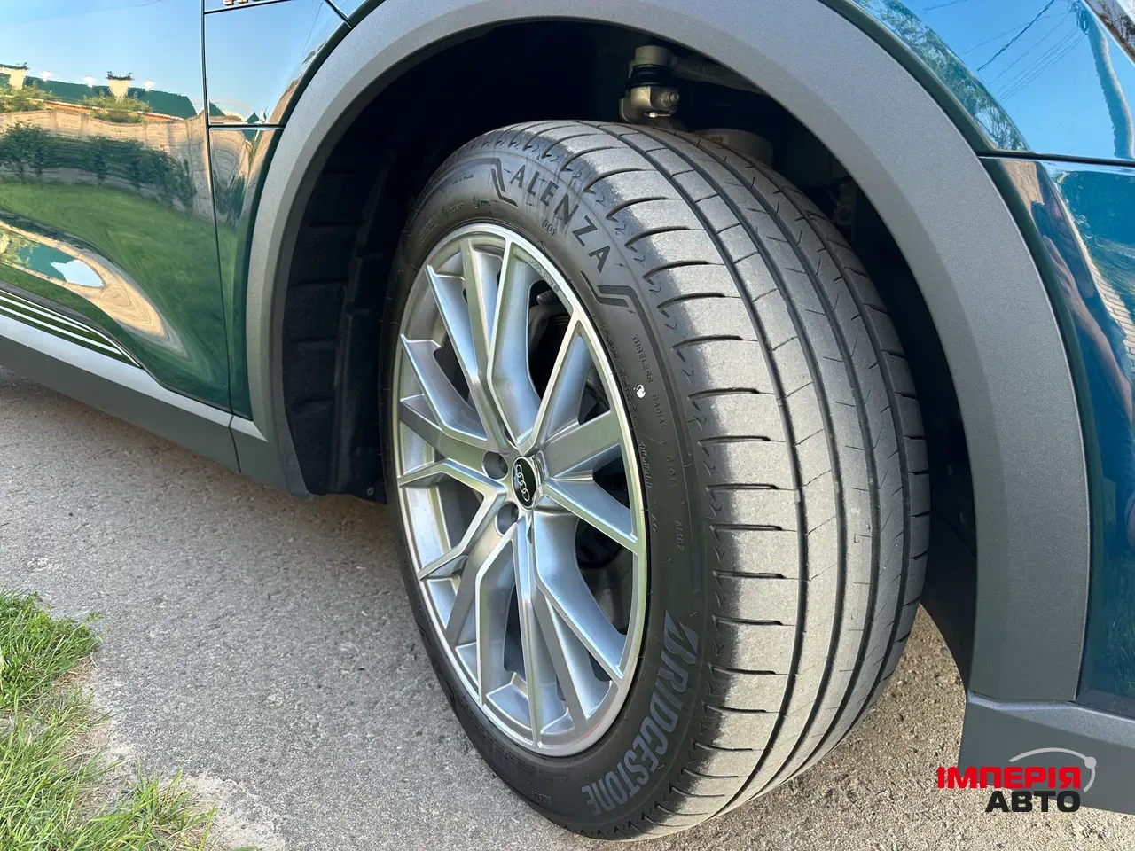 Audi e-tron - фото 7