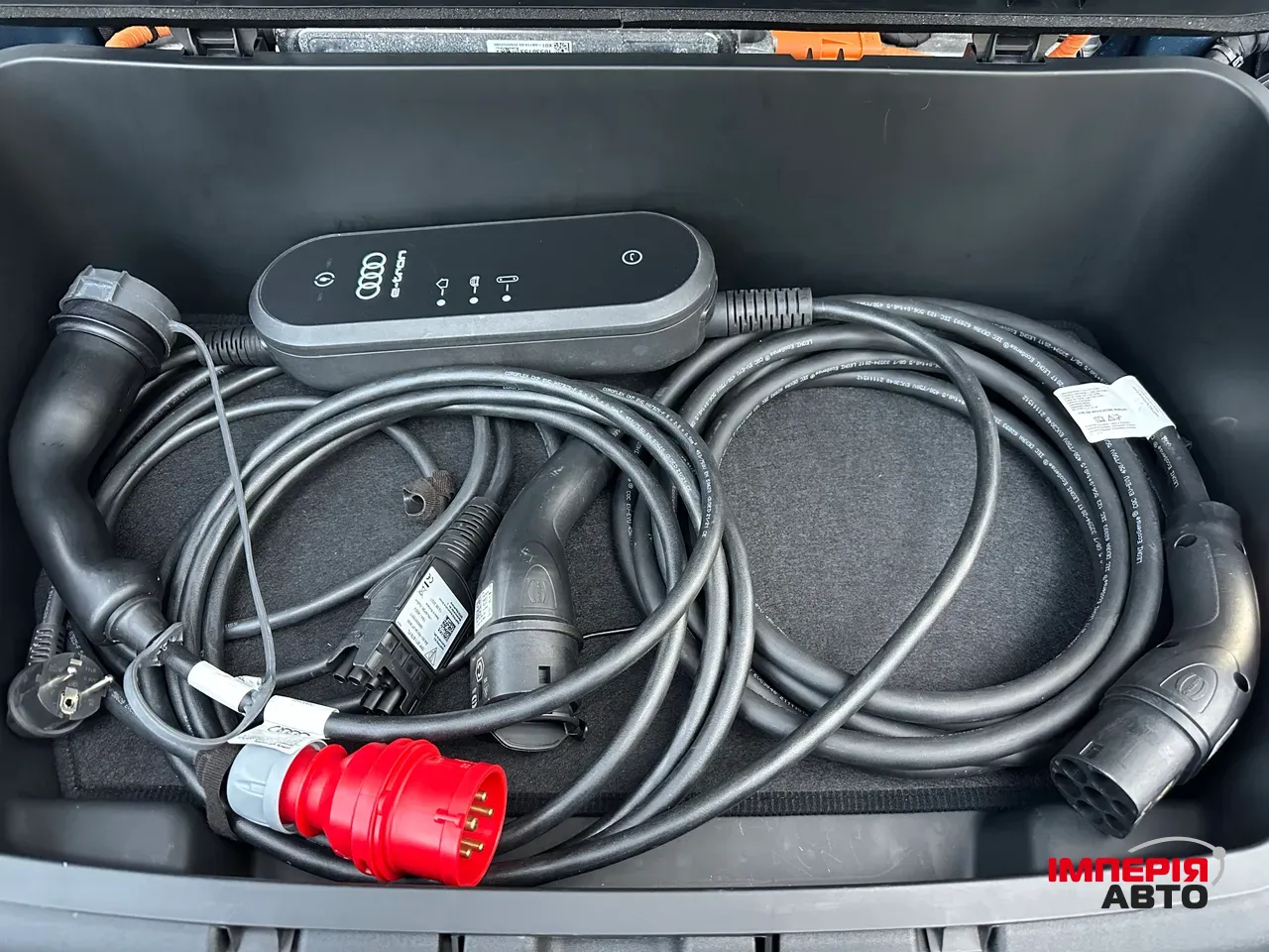 Audi e-tron - фото 22