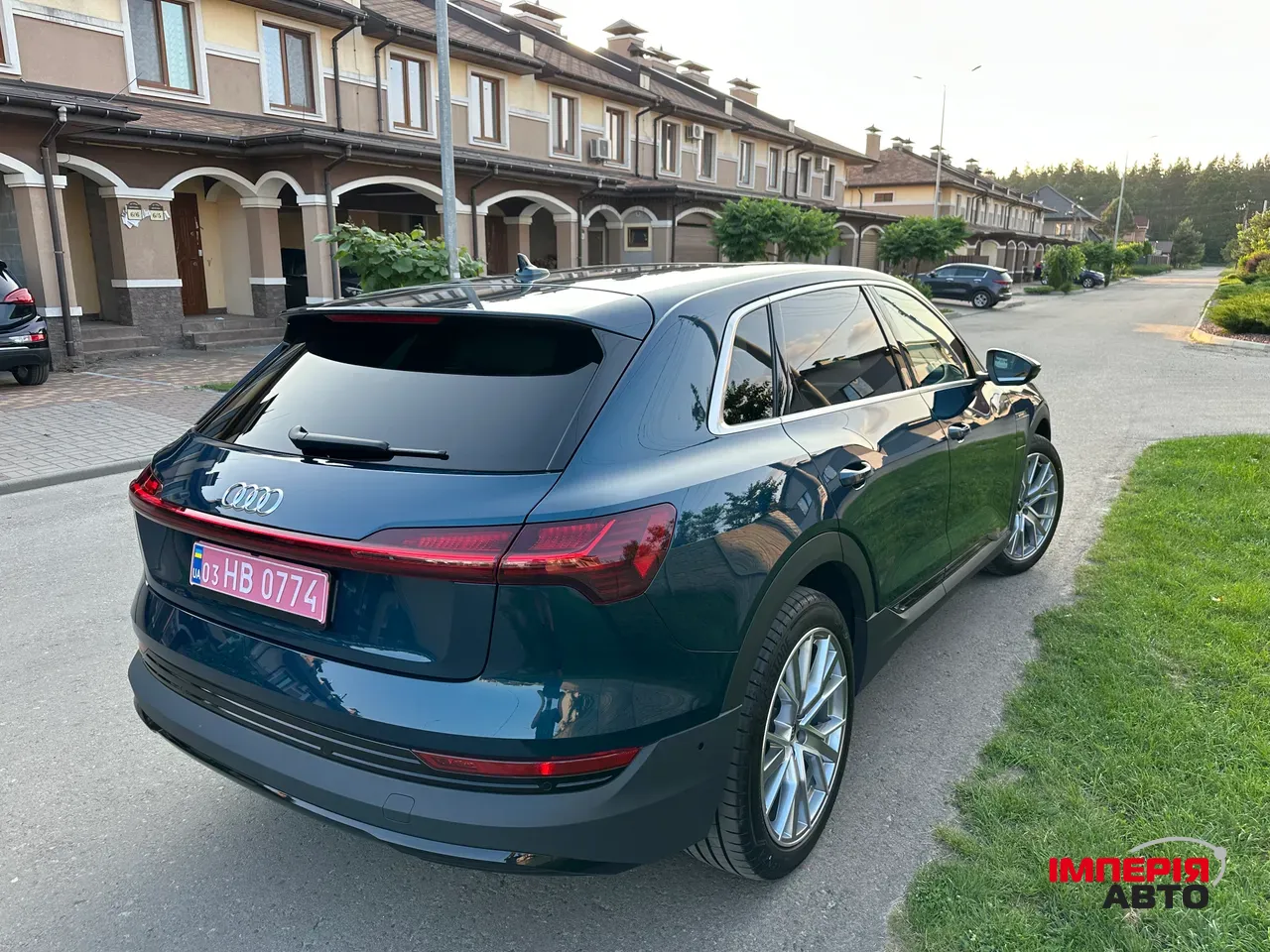 Audi e-tron - фото 9